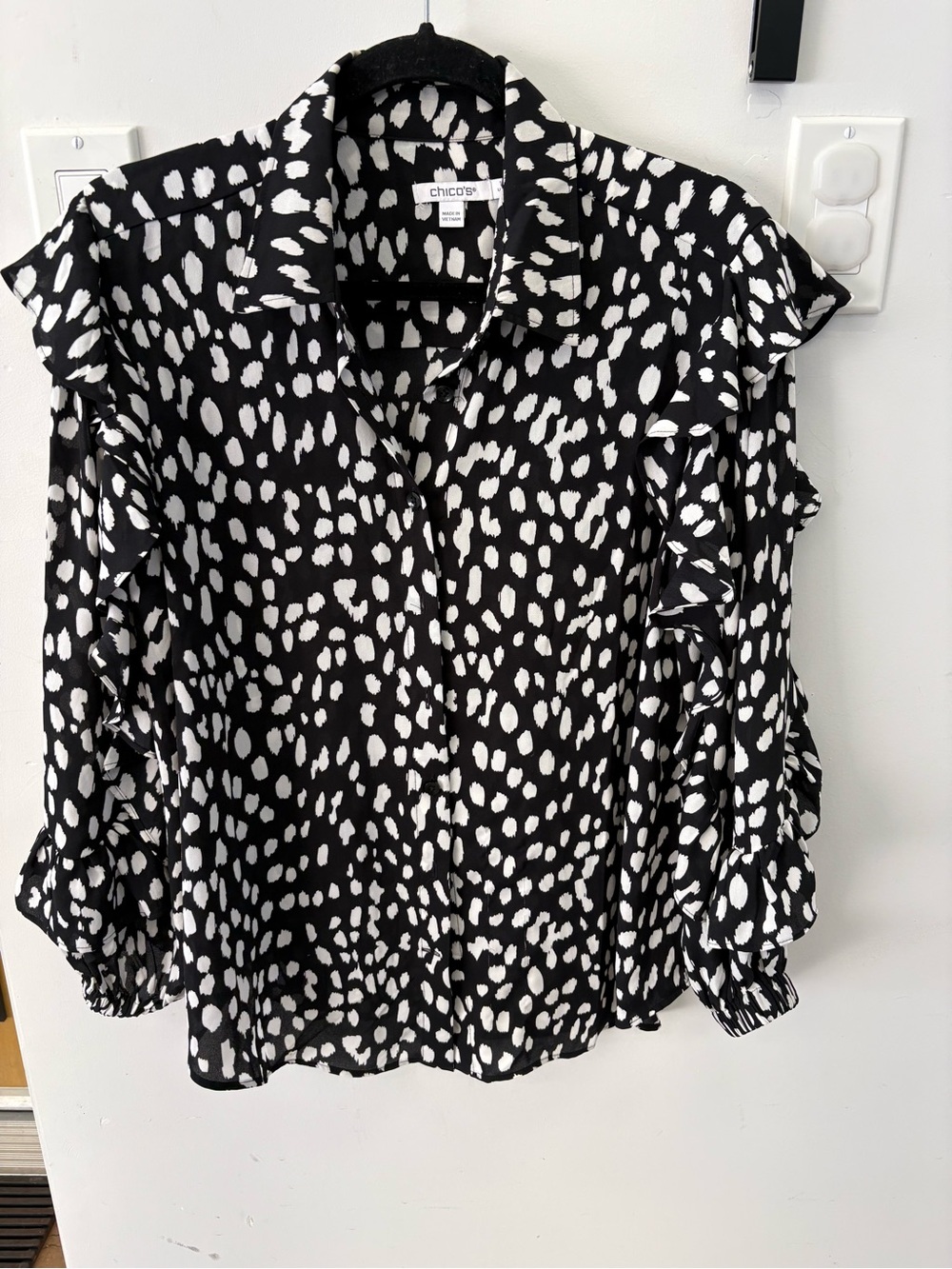 Chico's Black & White Ruffle Long Sleeve Polka Dot Blouse Size 8